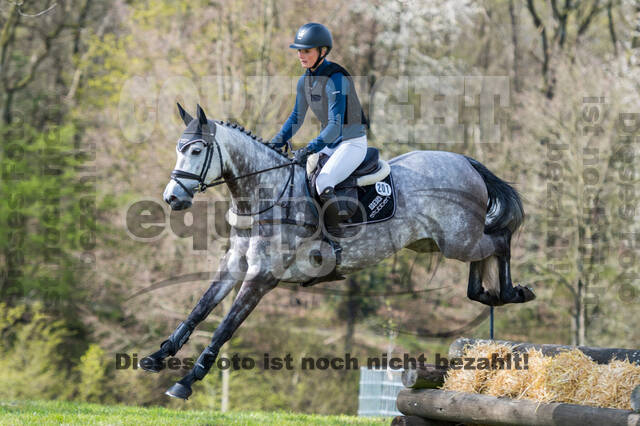 Pia Münker , Hanami 4 