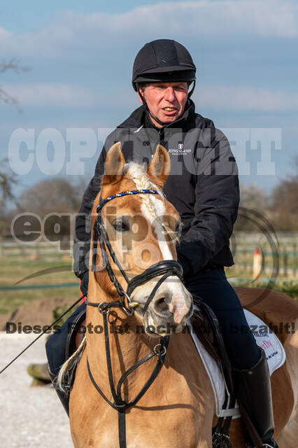 Gymnastik- Springen mit Karl-Heinz Nothofer beim RV Seydlitz Kamp 1884 e.V.