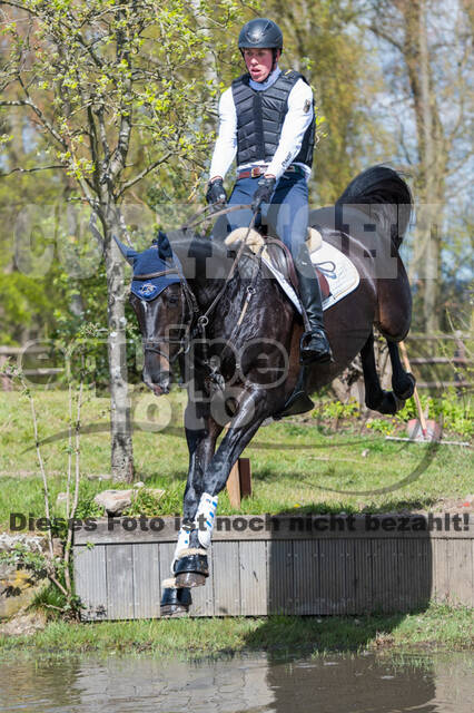 Jerome Robine , Sturmpfeil 2 