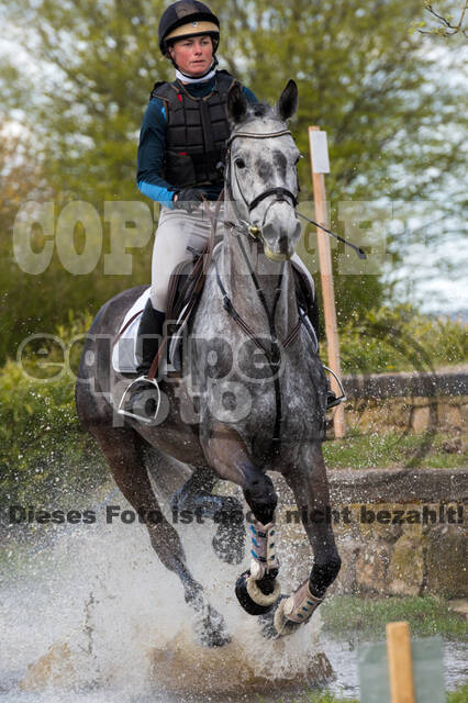 Sara Algotsson Ostholt , Dinathia