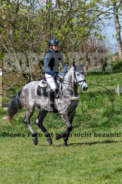 Pia Münker , Hanami 4 