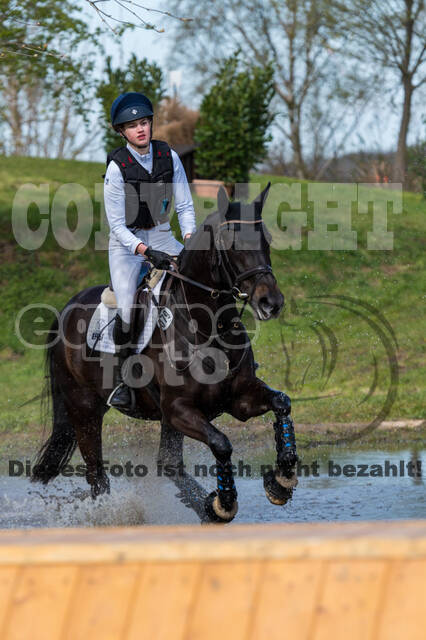 Linn Zepke , Cascara 35 