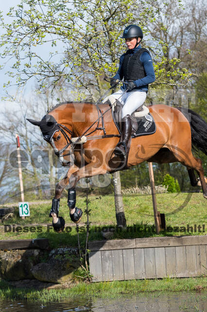 Pia Münker , Calmanda 5