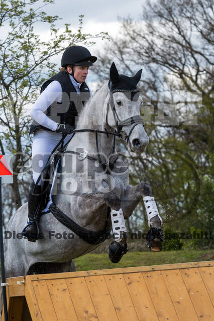 Laura Thomas , Die Mc Muck 