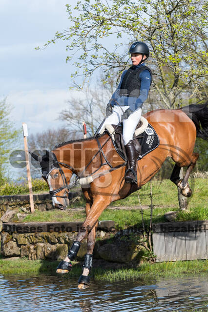 Pia Münker , Calmanda 5