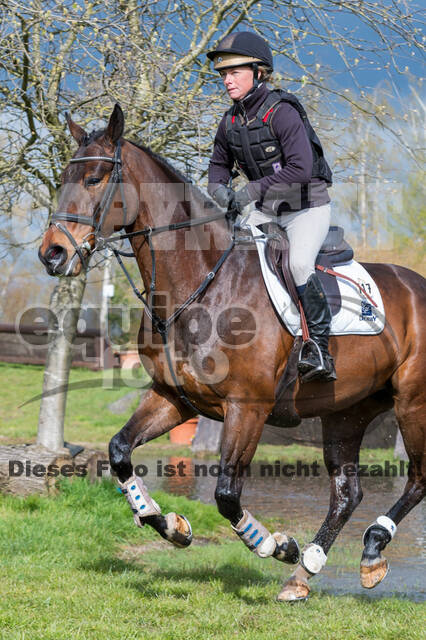 Sara Algotsson Ostholt , Cracks Chica VO