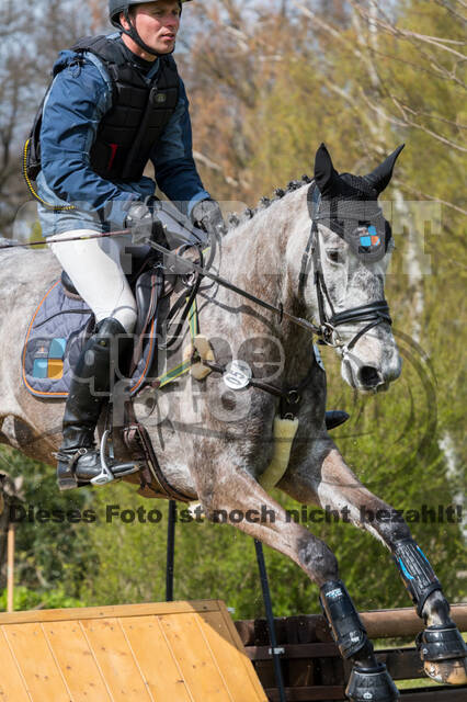 Arne Bergendahl , Bronco 487