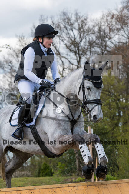 Laura Thomas , Die Mc Muck 