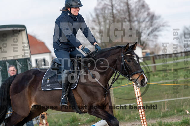 Gymnastik- Springen mit Karl-Heinz Nothofer beim RV Seydlitz Kamp 1884 e.V.