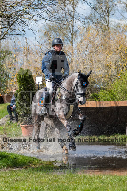 Arne Bergendahl , Bronco 487