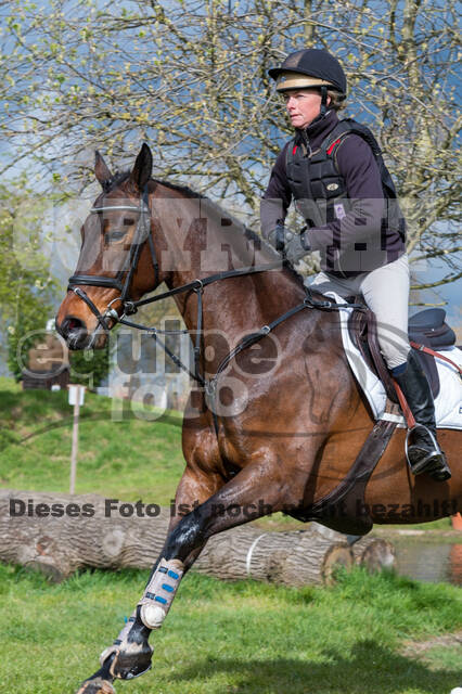 Sara Algotsson Ostholt , Cracks Chica VO