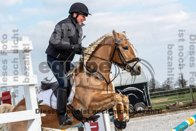 Gymnastik- Springen mit Karl-Heinz Nothofer beim RV Seydlitz Kamp 1884 e.V.