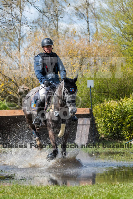 Arne Bergendahl , Bronco 487