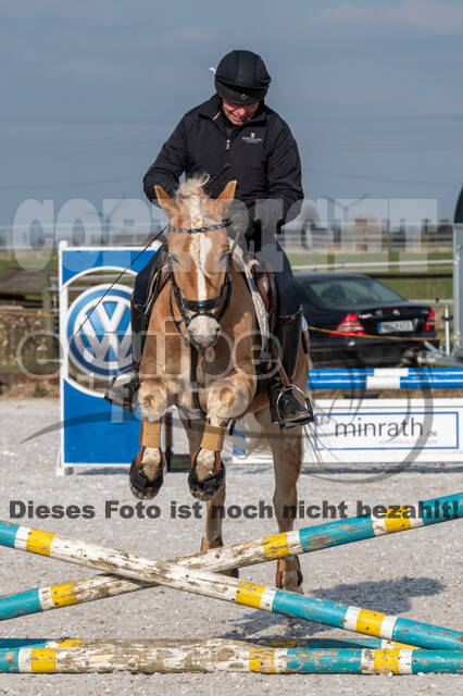 Gymnastik- Springen mit Karl-Heinz Nothofer beim RV Seydlitz Kamp 1884 e.V.