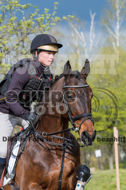 Sara Algotsson Ostholt , Cracks Chica VO