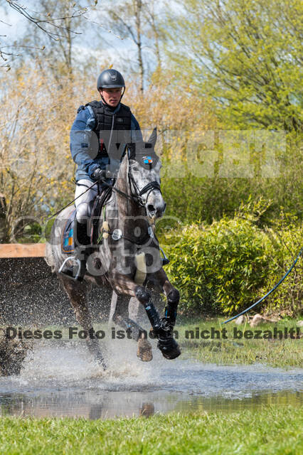 Arne Bergendahl , Bronco 487