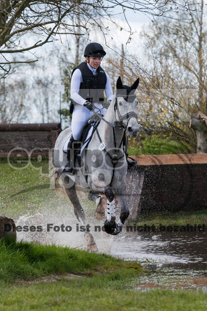 Laura Thomas , Die Mc Muck 