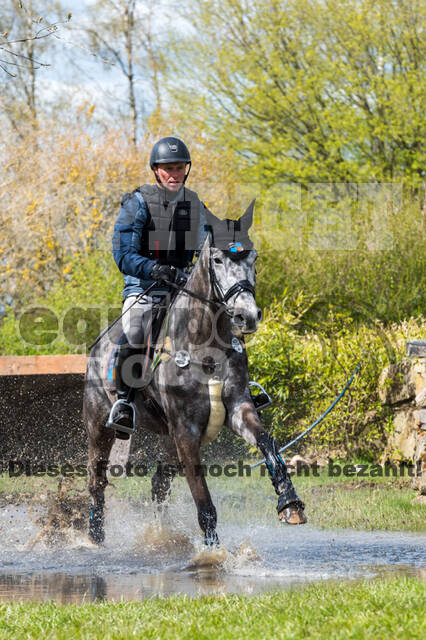 Arne Bergendahl , Bronco 487